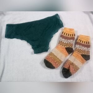 😻Auden Fashion Cheeky Women's Underwear NWT, L and Cozy Socks😻